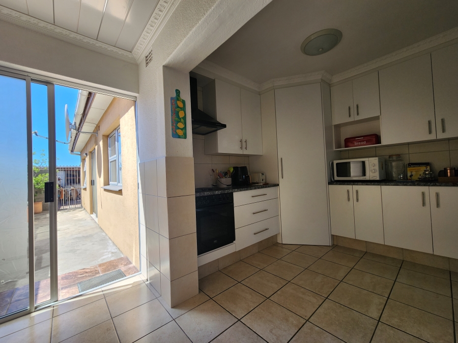 3 Bedroom Property for Sale in Devon Park Western Cape